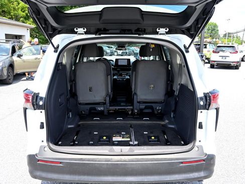 Used 2021 Toyota Sienna LE image 33