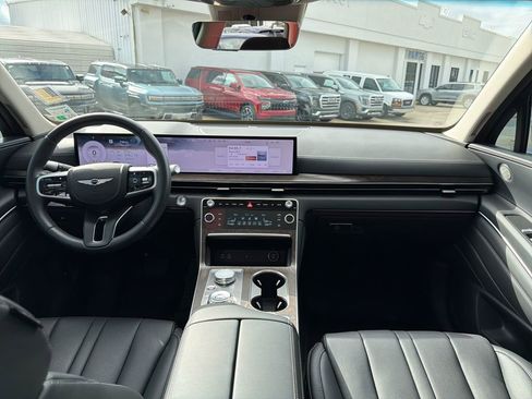 Used 2025 Genesis GV80 2.5T Select image 14