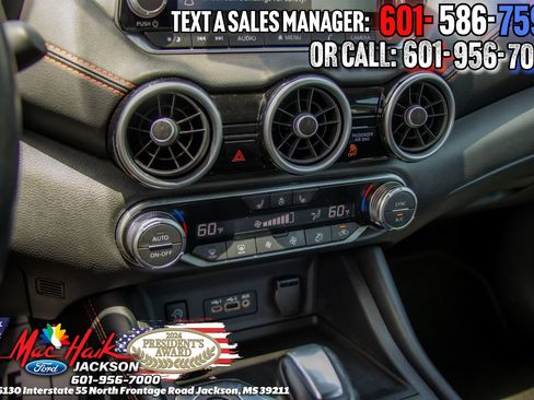 Used 2025 Nissan Sentra SR w/ SR Premium Package FWD image 17