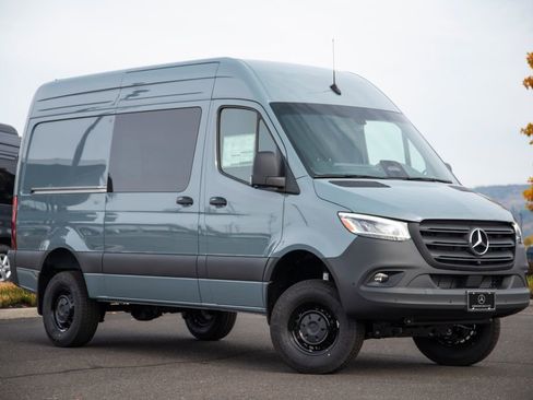 New 2025 Mercedes-Benz Sprinter 2500 image 3
