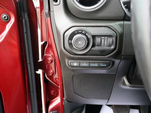 Used 2021 Jeep Wrangler Unlimited Sahara w/ Cold Weather Group image 35