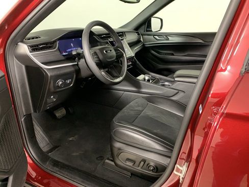 Used 2024 Jeep Grand Cherokee L Altitude image 28