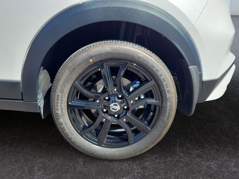Used 2021 Nissan Kicks SR FWD image 24