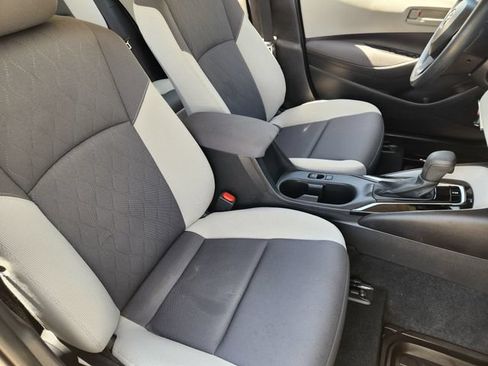 Used 2025 Toyota Corolla LE FWD image 10