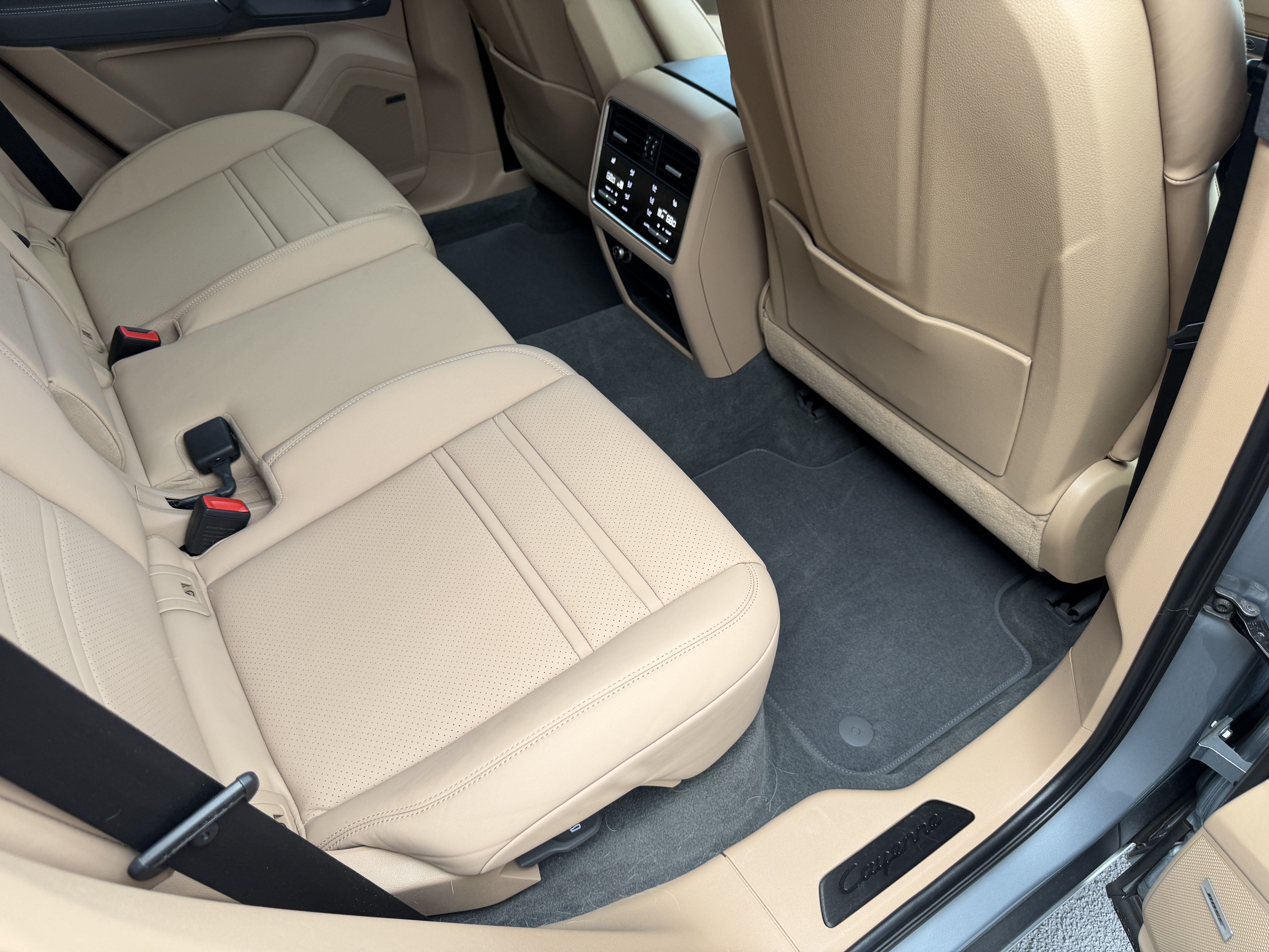 Certified 2023 Porsche Cayenne GTS AWD/4WD image 17