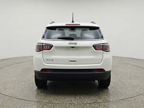Used 2025 Jeep Compass Latitude AWD/4WD image 7