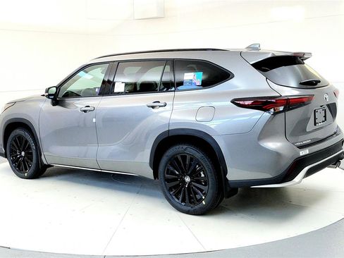New 2026 Toyota Highlander XSE image 4