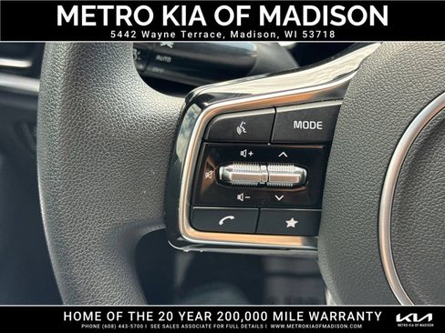 Used 2025 Kia Sorento LX FWD image 18