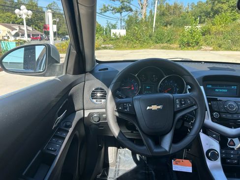 Used 2016 Chevrolet Cruze LT image 29