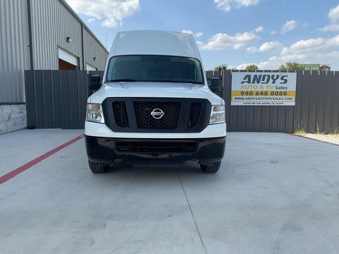 Used 2017 Nissan NV 2500 SV RWD image 3