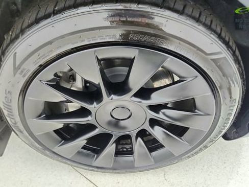 Used 2023 Tesla Model Y Long Range AWD/4WD image 56