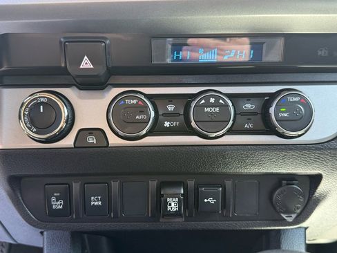 Used 2021 Toyota Tacoma SR5 w/ Trail Edition AWD/4WD image 25