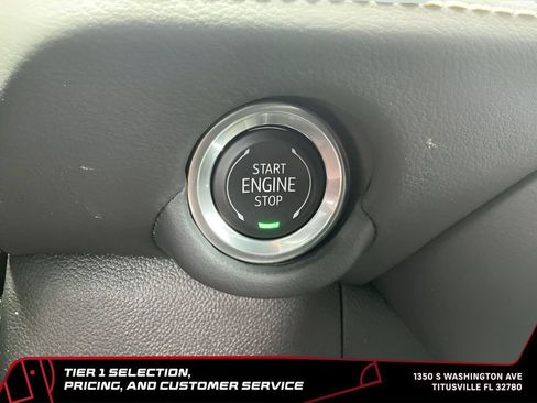 Used 2025 Chevrolet Suburban Premier RWD image 36