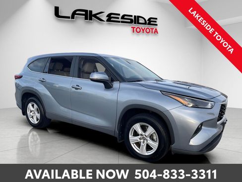 Used 2023 Toyota Highlander LE image 8