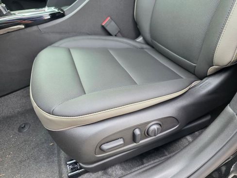 New 2026 Chevrolet Trax ACTIV FWD image 8