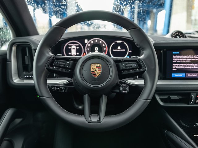 Used 2026 Porsche Cayenne E-Hybrid AWD/4WD image 6