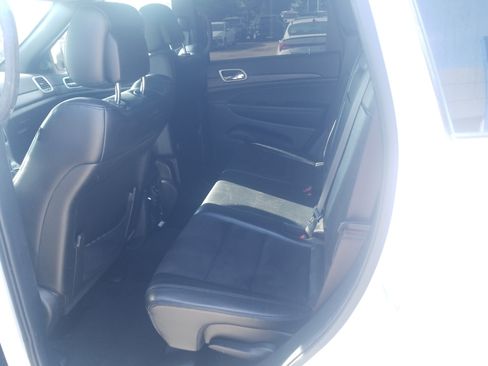 Used 2022 Jeep Grand Cherokee Laredo X RWD image 12