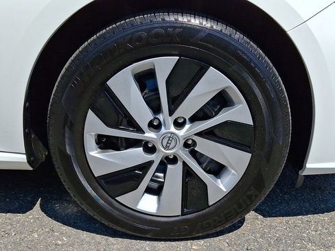 Certified 2025 Nissan Altima 2.5 S FWD image 9