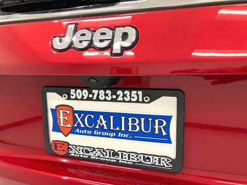 Used 2025 Jeep Compass Limited AWD/4WD image 17