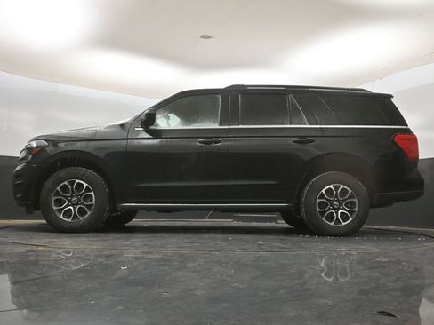 Used 2024 Ford Expedition XLT image 19