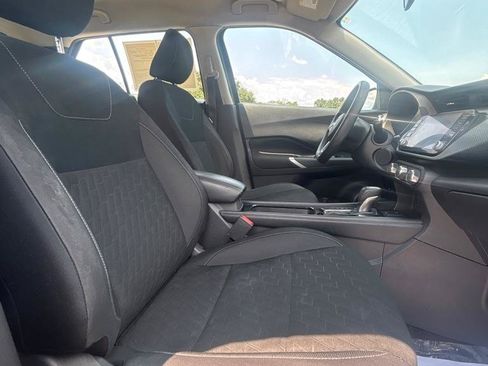 Used 2024 Nissan Kicks SV FWD image 16