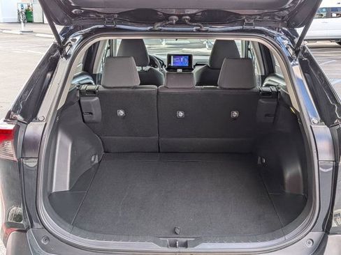 Used 2025 Toyota RAV4 XLE AWD/4WD image 10