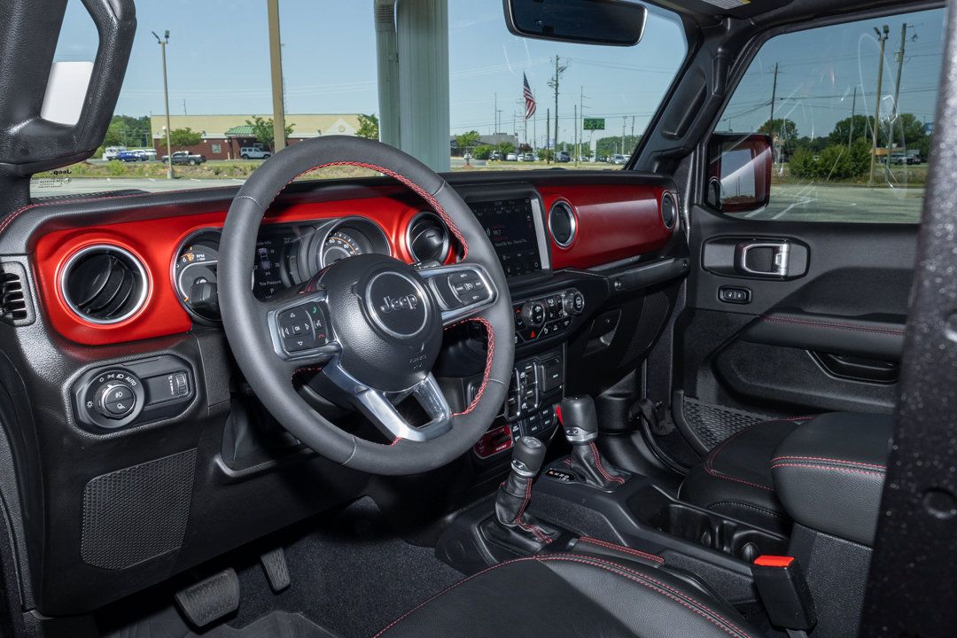 Used 2023 Jeep Gladiator Rubicon w/ LED Lighting Group AWD/4WD image 14