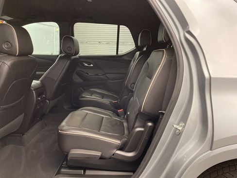 Used 2023 Chevrolet Traverse Premier image 24