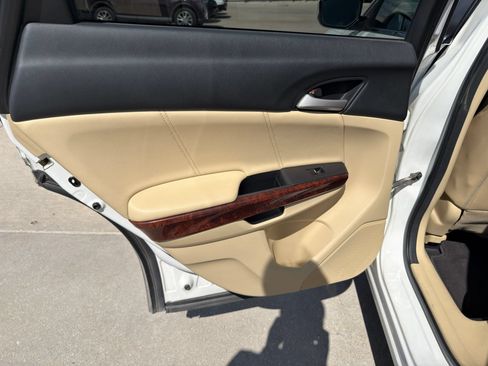 Used 2011 Honda Crosstour EX-L image 28