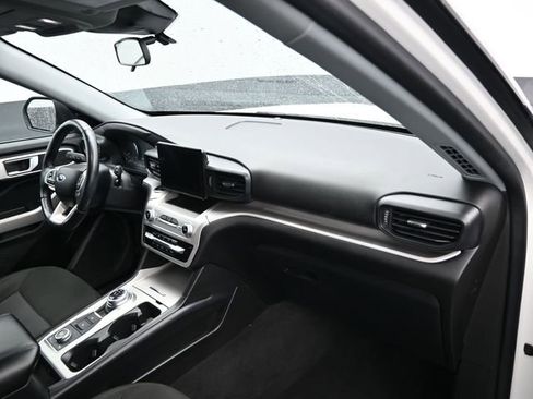 Used 2022 Ford Explorer XLT w/ Class IV Trailer Tow Package image 11