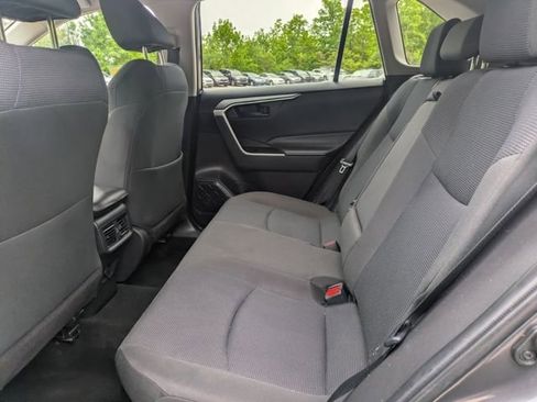 Used 2022 Toyota RAV4 LE AWD/4WD image 14