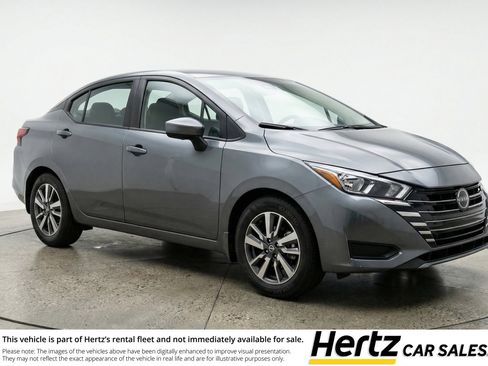 Used 2025 Nissan Versa SV image 1