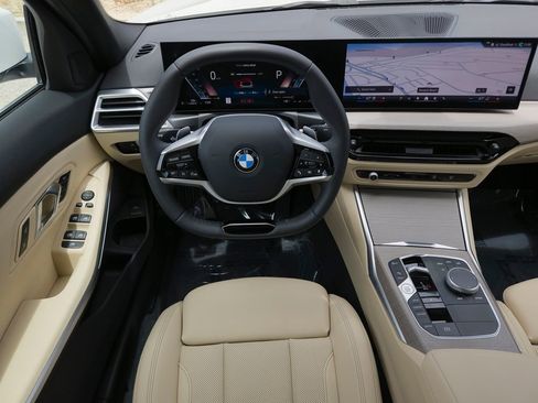 Used 2025 BMW 330i Sedan w/ Convenience Package RWD image 20