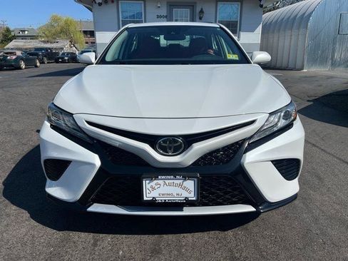Used 2019 Toyota Camry XSE image 2