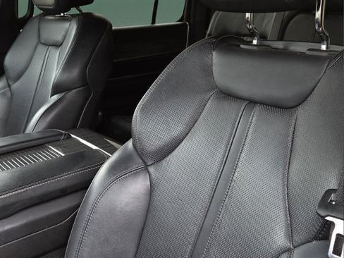 Certified 2022 Jeep Wagoneer Series II AWD/4WD image 26