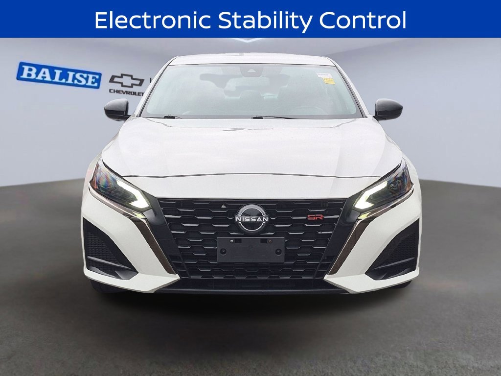 Used 2024 Nissan Altima 2.5 SR FWD image 9