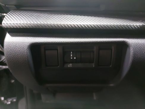 Used 2024 Subaru Crosstrek 2.0i Premium image 25