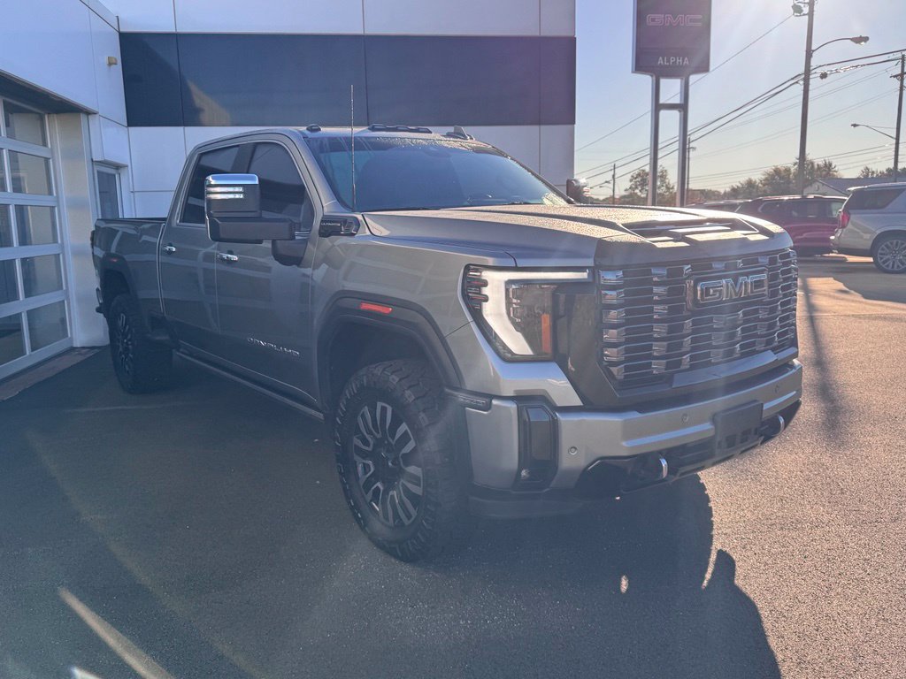Used 2025 GMC Sierra 2500 Denali Ultimate w/ Max Trailering Package AWD/4WD image 9