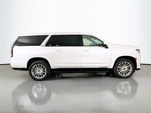 Used 2022 Cadillac Escalade ESV Premium Luxury image 11