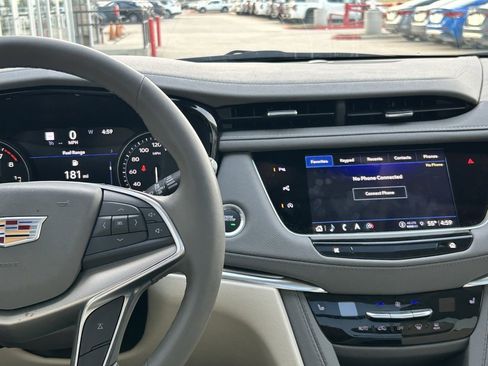 Used 2025 Cadillac XT5 Premium Luxury w/ Technology Package image 15