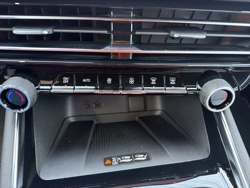 New 2026 Chevrolet Traverse High Country FWD image 22