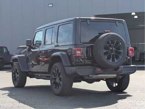Used 2025 Jeep Wrangler Unlimited Sahara w/ Safety Group AWD/4WD image 5