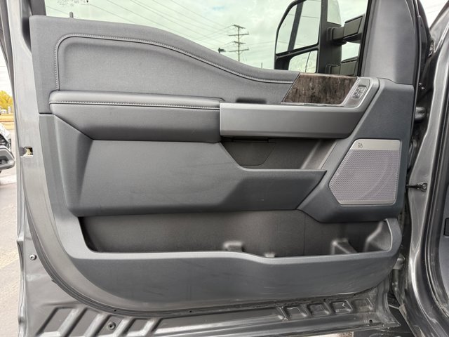 Used 2025 Ford F250 Lariat w/ Chrome Package AWD/4WD image 36