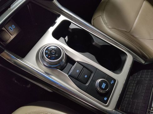 Used 2022 Ford Explorer Limited image 26