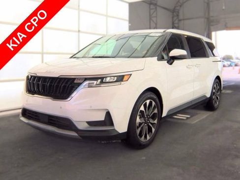 Used 2024 Kia Carnival EX FWD image 1