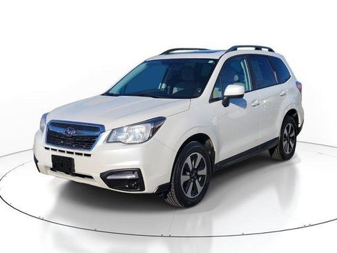 Used 2018 Subaru Forester 2.5i Premium w/ All-Weather Package AWD/4WD image 2