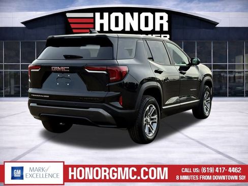 Used 2025 GMC Terrain Elevation image 3