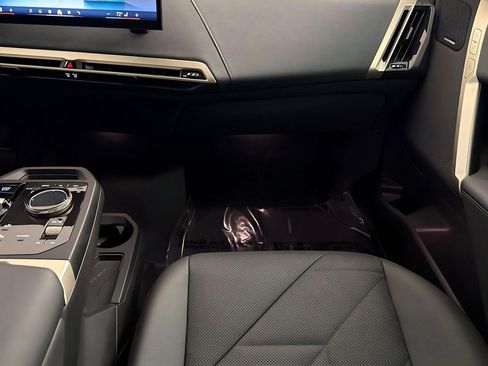 Used 2024 BMW iX xDrive50 AWD/4WD image 30