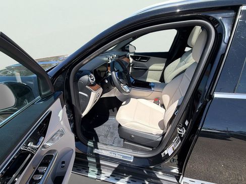 Used 2026 Mercedes-Benz GLC 300 4MATIC image 19