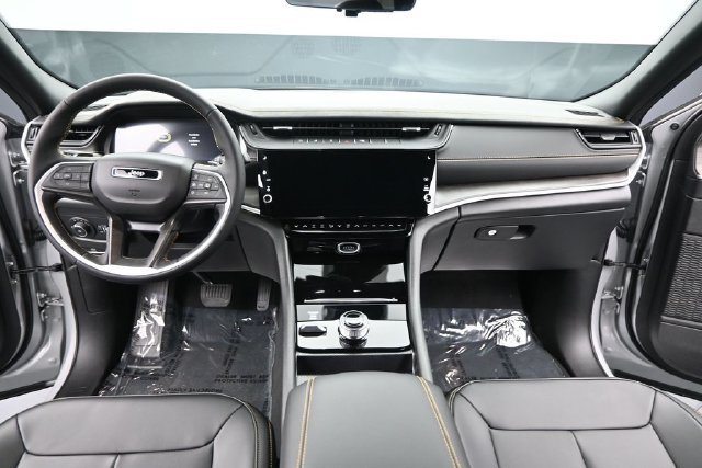 New 2026 Jeep Grand Cherokee Limited AWD/4WD image 10
